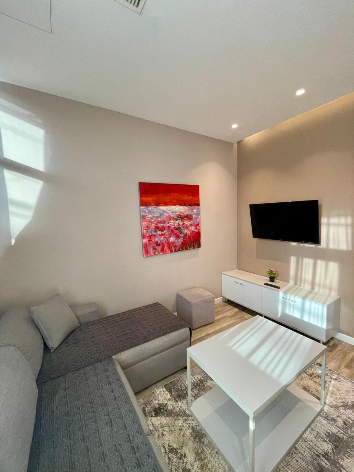 Premium City Studio & Suite Tirana Exterior photo